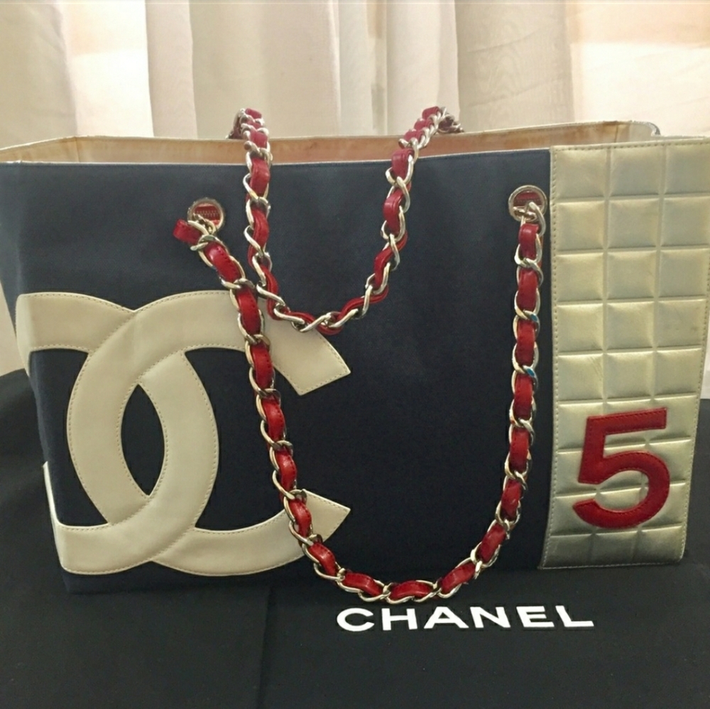 CHANEL TOTE BAG